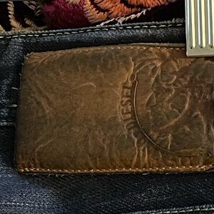 Vintage Diesel made in Italy Viker Straight Leg Jeans!